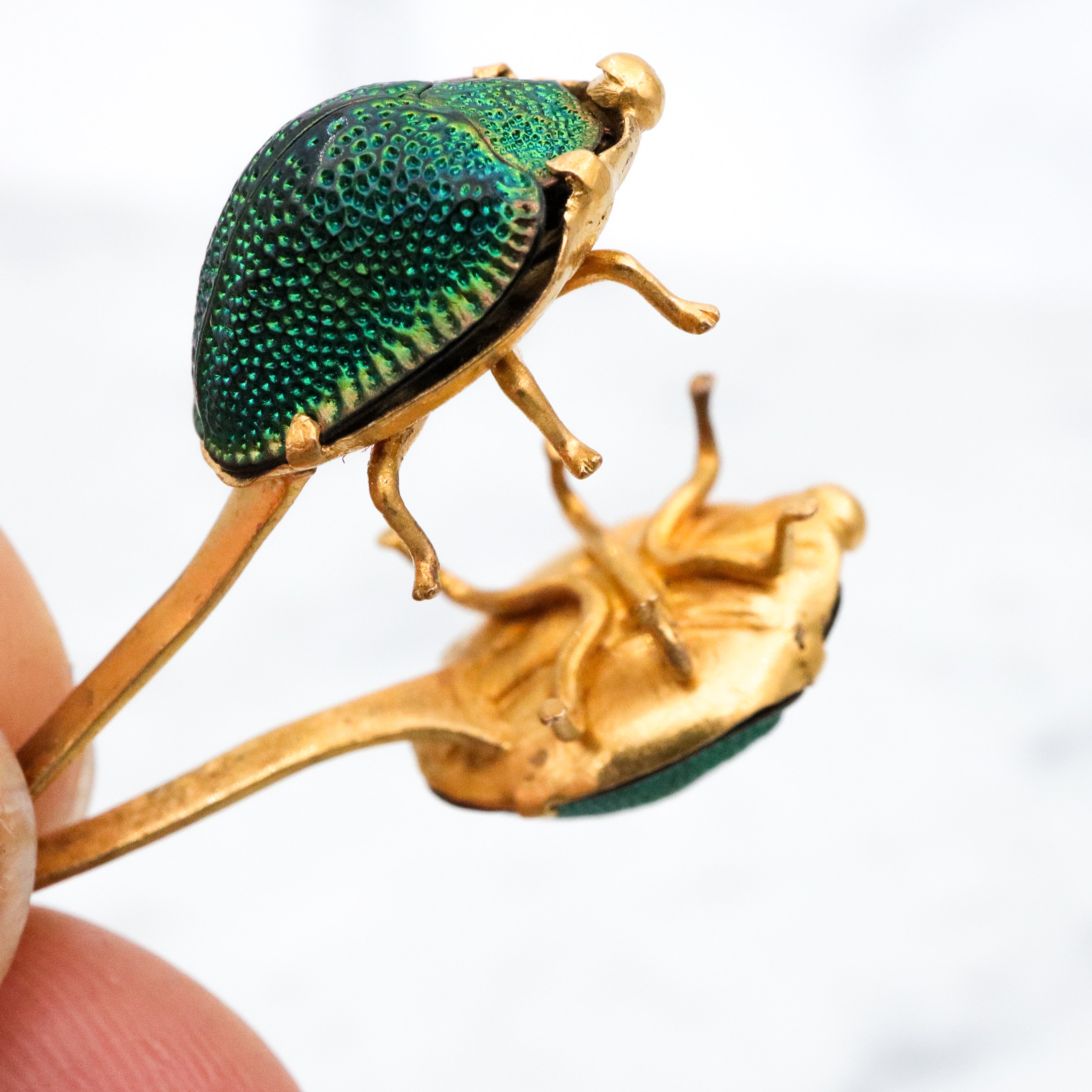 rare antique Egyptian Revival 14k gold scarab beetle handkerchief holder with ring